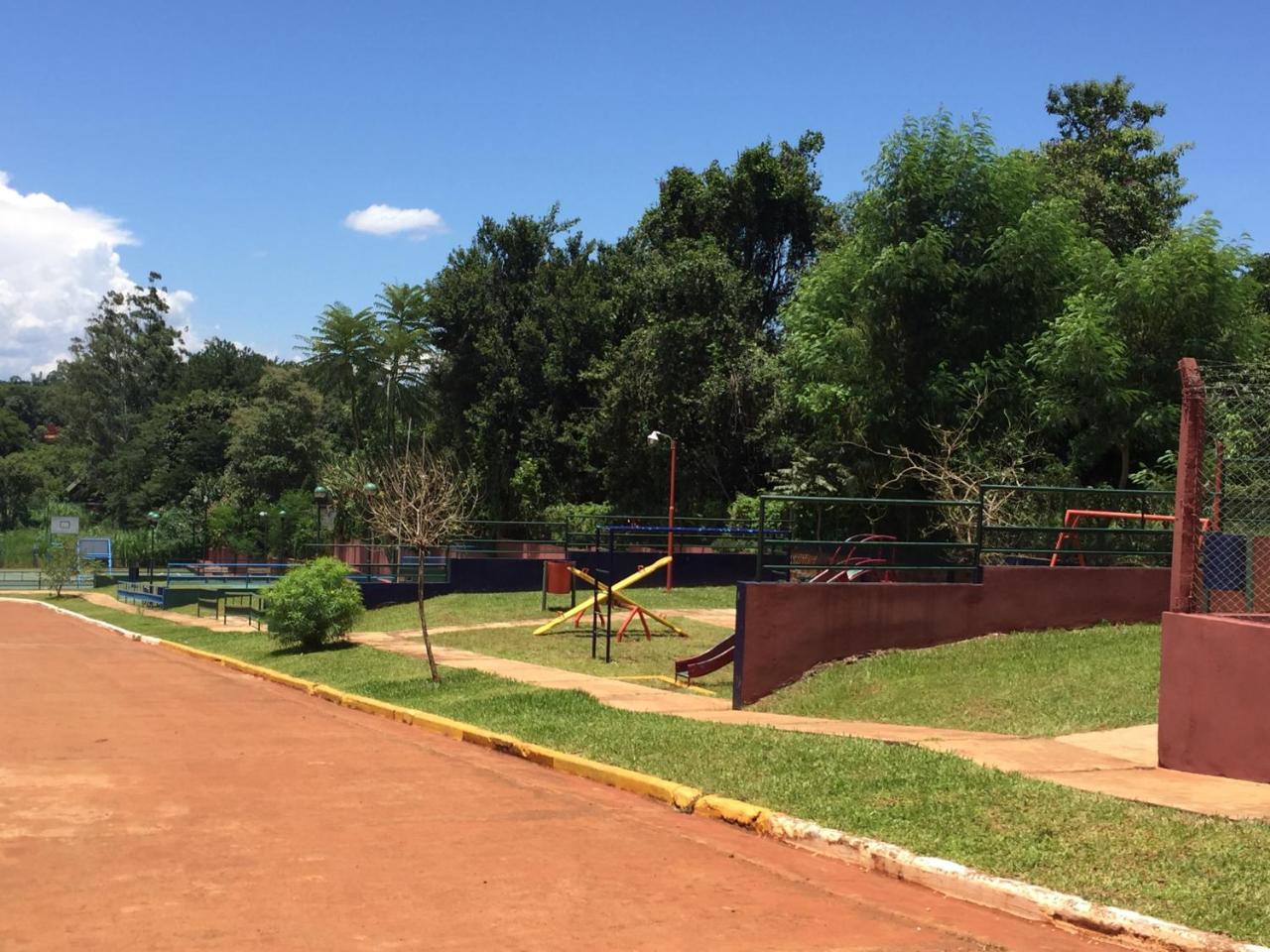 Вилла Casa Con Garage Puerto Iguazu, Zona Residencial Экстерьер фото